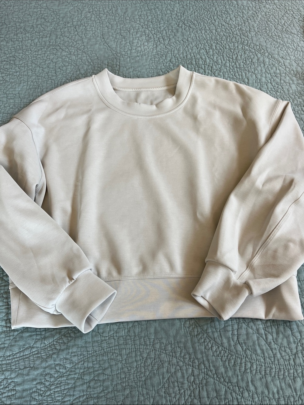 Lululemon Softstreme fabric Crewneck Sweatshirt pullover - size 6 Bone (ivory)